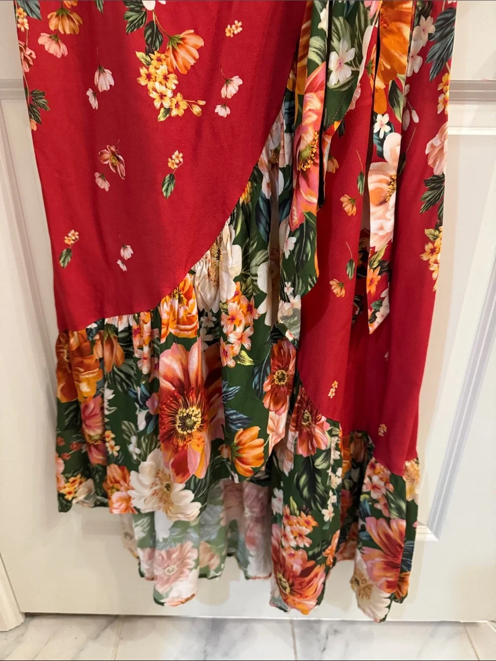 FARM Rio Red Floral Wrap Midi Dress Size Medium NWT $268 - Picture 8 of 9